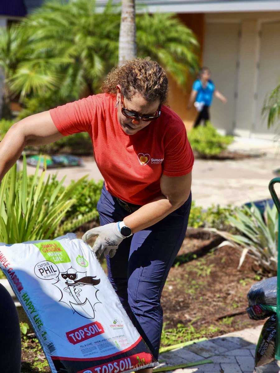 Last year, Suncoast employees collectively volunteered an incredible 41,217 hours! We couldn't be prouder of our team members’ dedication to giving back to the community. It's #NationalVolunteerWeek, so if you can, get out into the community and help make a difference! #nvw