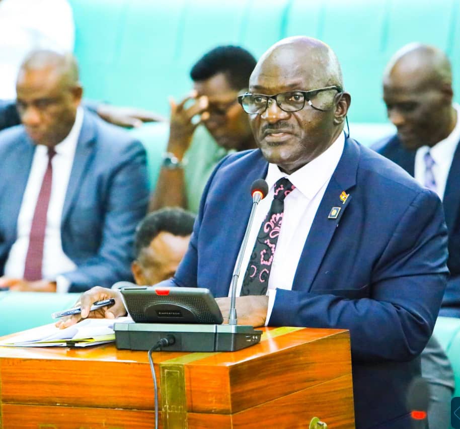 The Minister of Works and Transport, @GenWamala has revealed that the abolishing of UNRA will see Gov’t save Shs39Bn monthly in wages, paid to the current bloated human resource structure of the Authority, and have this money used to construct roads in order to relieve Ugandans…