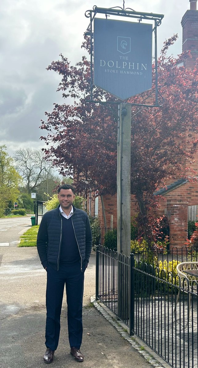 Happy St George’s Day! 🏴󠁧󠁢󠁥󠁮󠁧󠁿 I marked the day by having lunch with my mum at the Dolphin pub in Stoke Hammond. Englishness for me has always been about family & community, which binds all of us, regardless of whether we live in rural, urban or suburban England. Enjoy your day too!