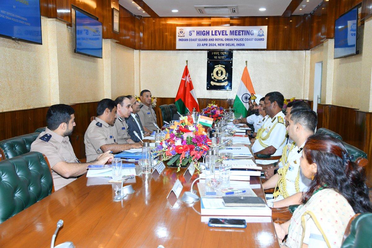 Breaking barriers at sea! 🌊
5th Annual High-Level Meeting between @IndiaCoastGuard & Royal Oman Police Coast Guard (ROPCG) in New Delhi heralds a new chapter in combating transnational illegal activities. (1/2)
#MaritimeSecurity
#RegionalCooperation
More: pib.gov.in/PressReleasePa