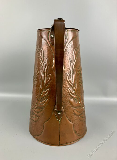 For sale on Antiques Atlas is this Good Arts &amp; Crafts Copper Thistle Jug Yattendon antiques-atlas.com/antique/good_a… 
#Antiques From Levels Antiques <a href="/levelsantiques/">Levels Antiques</a> 
#artsandcraftscopper  #artsandcraftsmovement #yattendoncopper