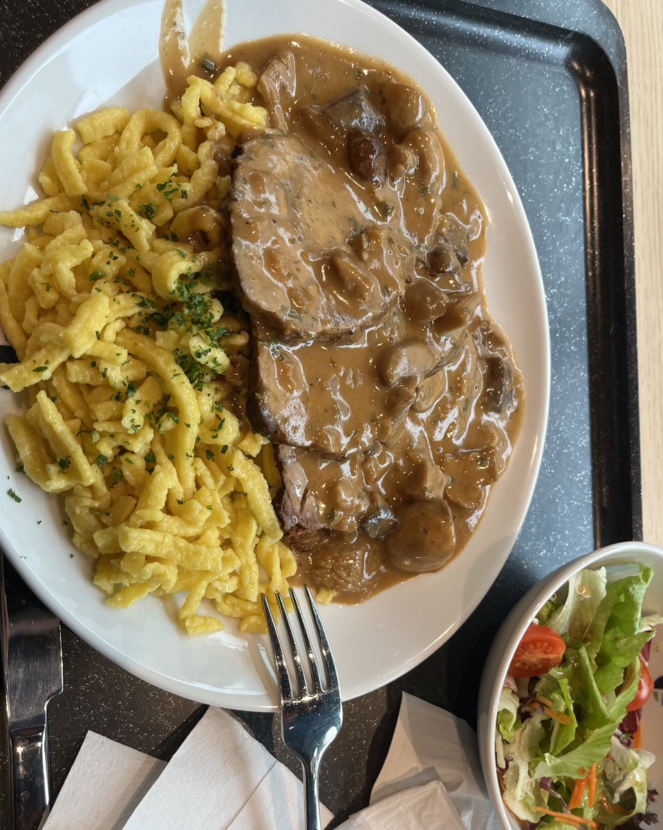 5,6€ aber mir auch scheiß egal welcher bastard mich quersubventioniert wär gern einfach wieder arbeitslos