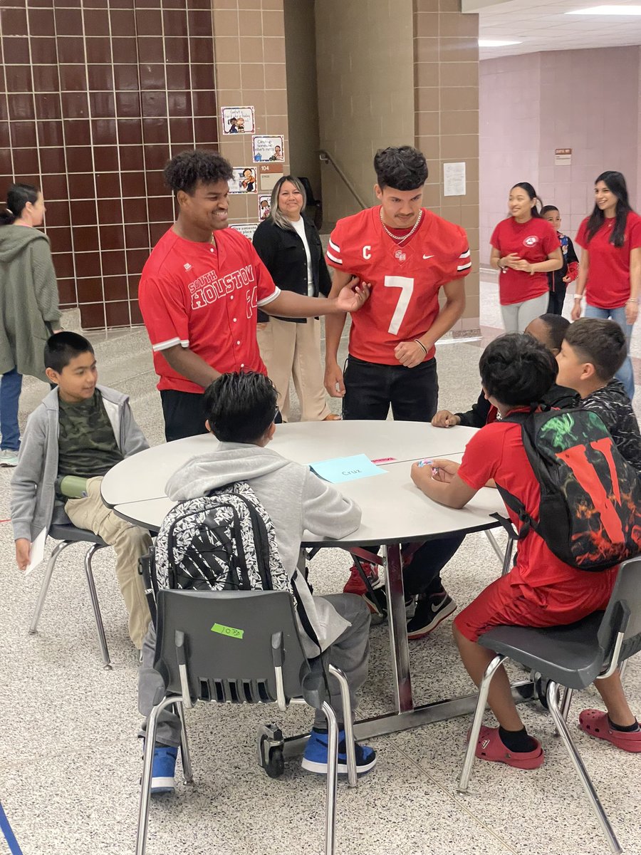 Proud to have our guys taking part in this event! Out supporting our feeder schools on their test day! #trojanpride @andreawenke @PasadenaISD_TX