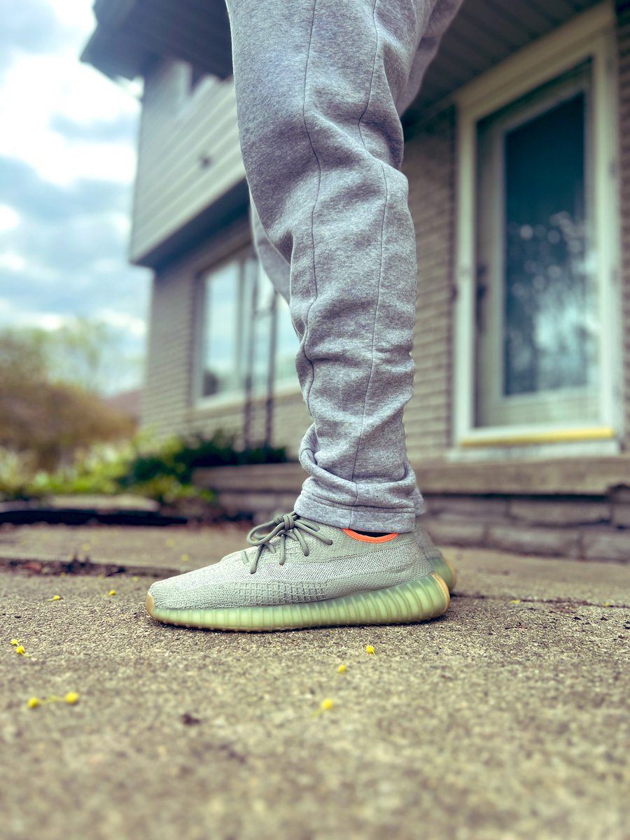 I still rock with the 350s 🤷🏾‍♂️#kotd #snkrs #kickcheck #snkrsliveheatingup #shoessofresh #yoursneakersaredope #snkrskickcheck #adidas #iphonephotography