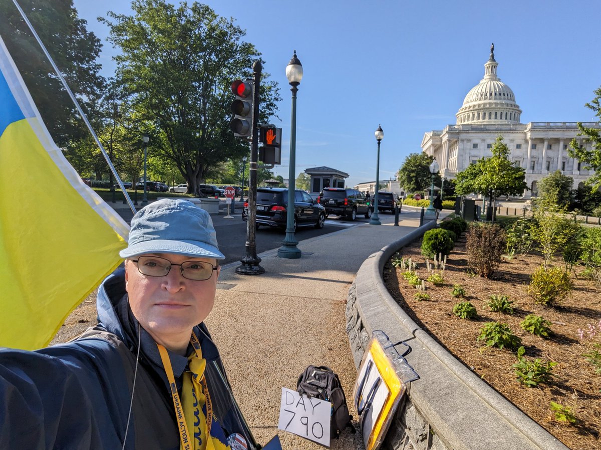 Cars are already arriving at Constitution Ave NE and Delaware Ave NE by Russell Senate Office Building. The Senate is scheduled to do a procedural vote on Ukraine Supplemental at around 1pm. Call your Senators and join us to make an impression before then.
#PassUkraineAidNow