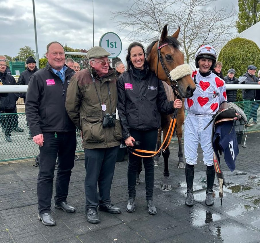 Delighted with Duke of Luckley winning well under a great ride from @jamesbe19813630 at @Southwell_Races after his winter break. 

Thrilled for his syndicate of owners - @OwnersforOwners & winning in the colours of @saumarezsmith #TeamKeighley #BePartOfIt 

@FBCManbyBowdler