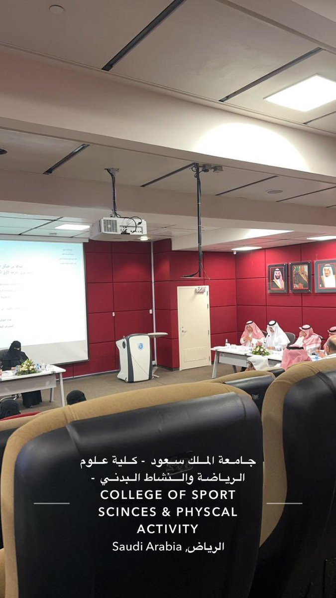 nawalsaad141's tweet photo. الحمدلله الذي منّ علي بإتمام الرسالة، الحمدلله على لذّة شعور الوصول من بعد التعب، وأنوار التمام لي تجلّت ولولا الله ماكنت وصلت￼.. https://t.co/tlbUFUK5k6