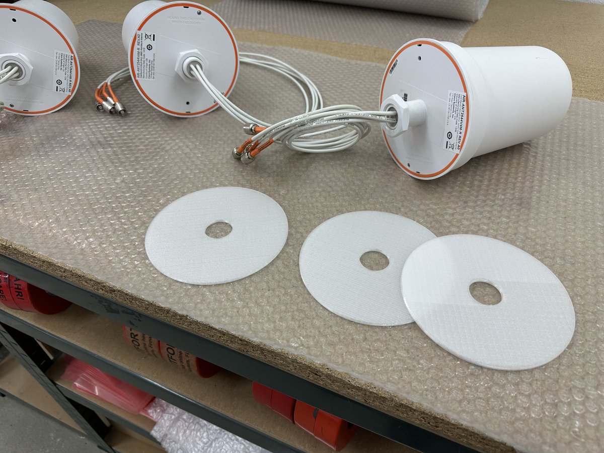 IT4TRADE_GmbH's tweet photo. Outdoor-Antennen die ohne oder mit beschädigtem Dichtungsgummi ankommen, sind Dank des 3D Druckens für uns kein Problem! https://t.co/YHgSbC7MPJ