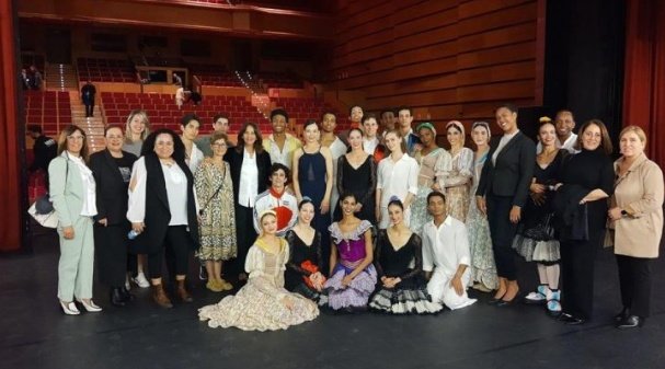 Una variación de puestas en escena de Don Quijote deleitó al público en dos presentaciones del Ballet Nacional de #Cuba🇨🇺🩰 en Melilla, #España🇪🇦
#CubaEsCultura #CulturaCubana 
📌Detalles👇🏻
lademajagua.cu/ballet-naciona…