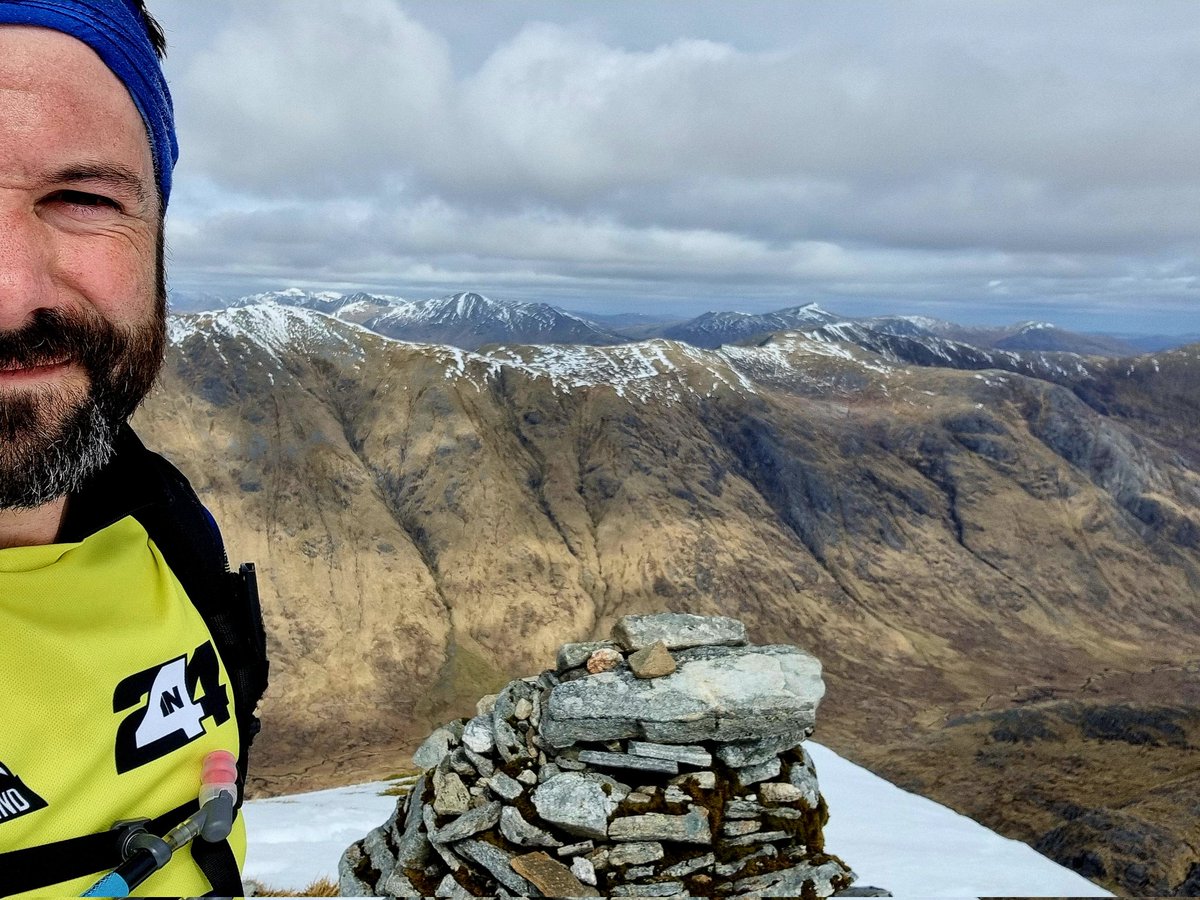 Perfect conditions on Saturday 😍

I'm currently attempting to climb all 282 Munros in honour of my Dad, taken too soon by MND 💔 All donations massively appreciated 🙏

justgiving.com/page/munros4mnd

#147 Spidean Mialach
#148 Gleouraich

#DoingItForDad <a href="/walkhighlands/">walkhighlands</a>