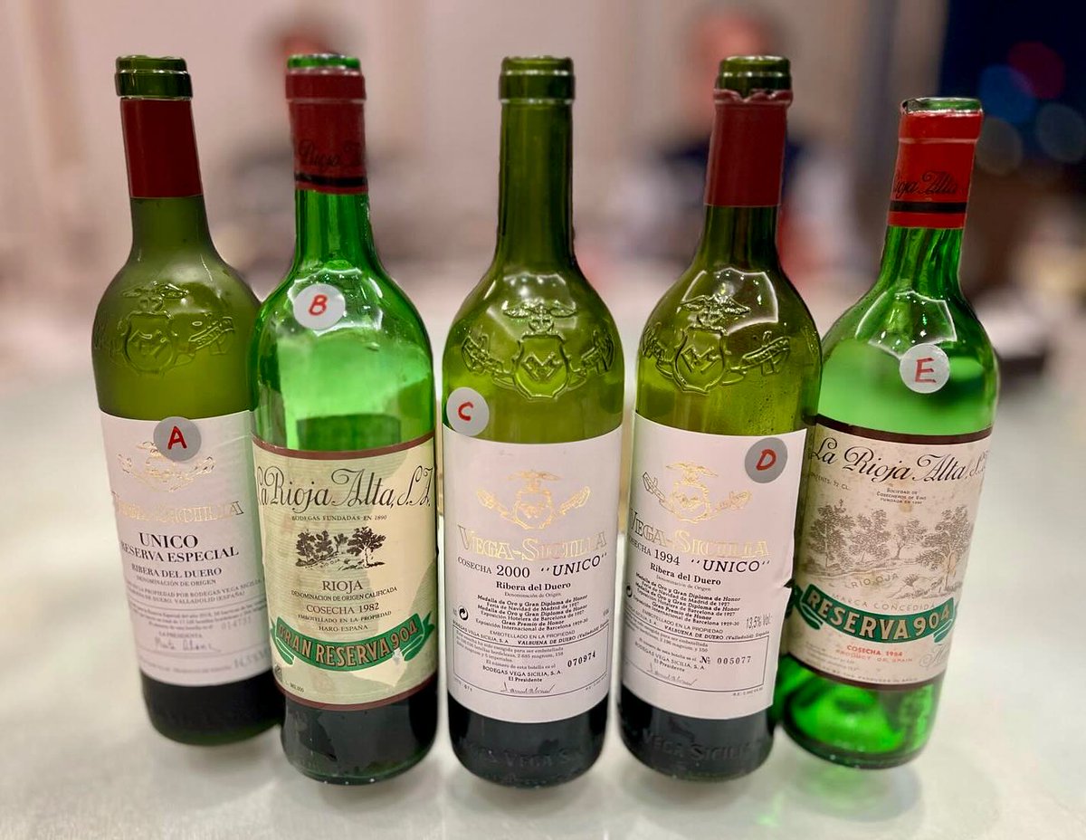 Guess which wine came out on top in this blind tasting lineup of mature Spanish reds? Not the 64 or 82 Rioja Alta and not the 94 Unico or Vega Reserva Especial — the youngest wine, 2000 Unico, was the winner!

#blindtasting #spanishwine #rioja #riberadelduero #tempranillo #wine