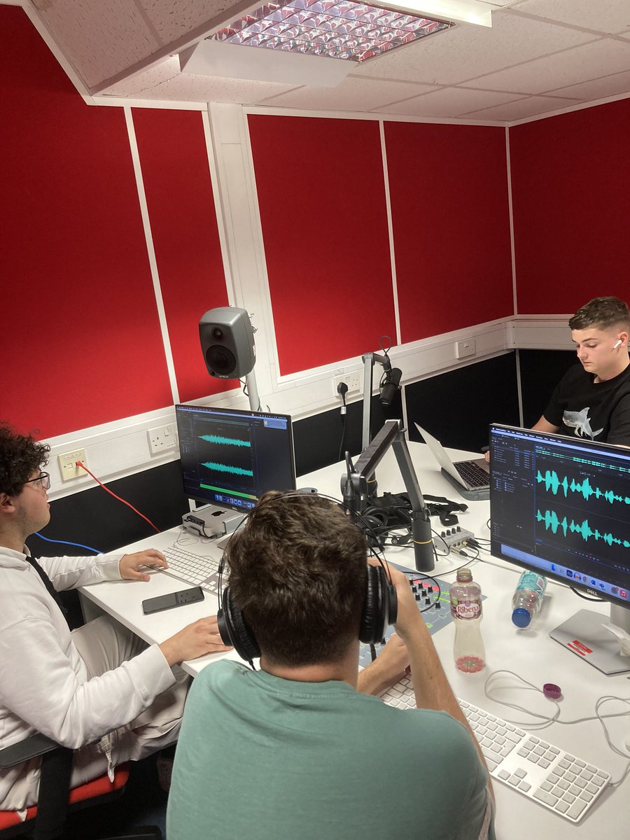 An audio team working hard preparing for our final radio bulletin of the day! 🔔 Tune in at 3pm to hear it live!🎙️ youtube.com/live/yGWfM8DKh…