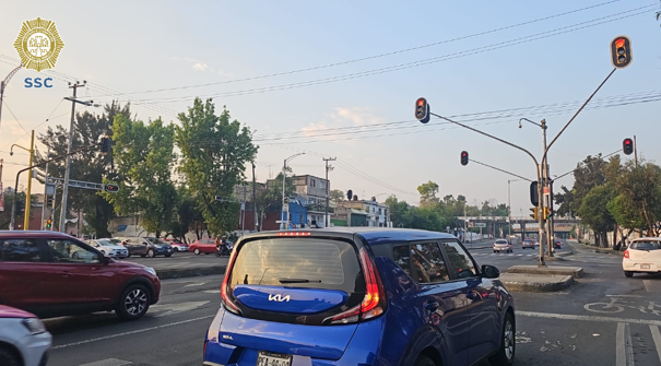 07:21 Av. Ing. Eduardo Molina mantiene ligera carga vehicular desde Eje 2 Norte a Héroe de Nacozari.