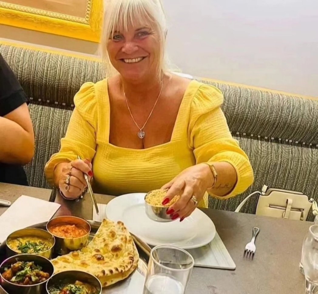 EverestRestaur3's tweet photo. Join us TONIGHT and enjoy a delicious thali tray (dine in only every Tuesday) with 4 varieties of curry, rice &amp; a freshly baked naan bread or roti from only £16.50 per person.

Choose from a meat selection thali (lamb &amp; chicken) or a fresh veg thali, including a tarka daal 🤤 https://t.co/ya1VezqBAw
