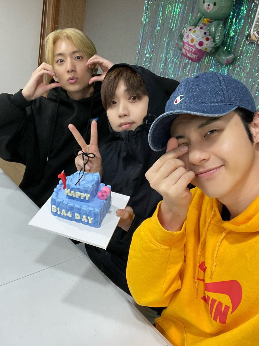 B1A4 tweet media