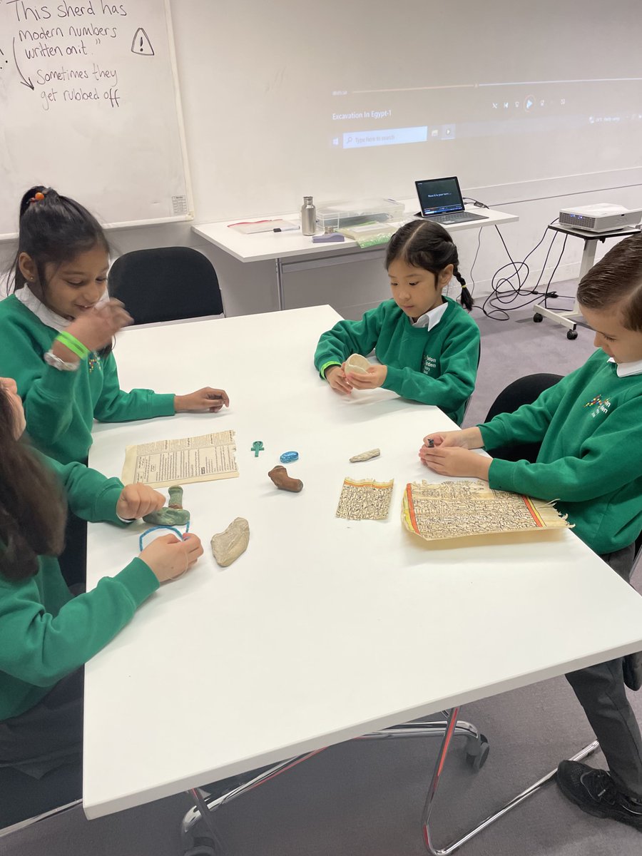 Year 3 enjoyed exploring through the @britishmuseum to learn all about Ancient #Egyptians. They took part in a workshop where they discovered historic #artefacts and interesting #facts. 🕰️🗝️ #History #Humanities