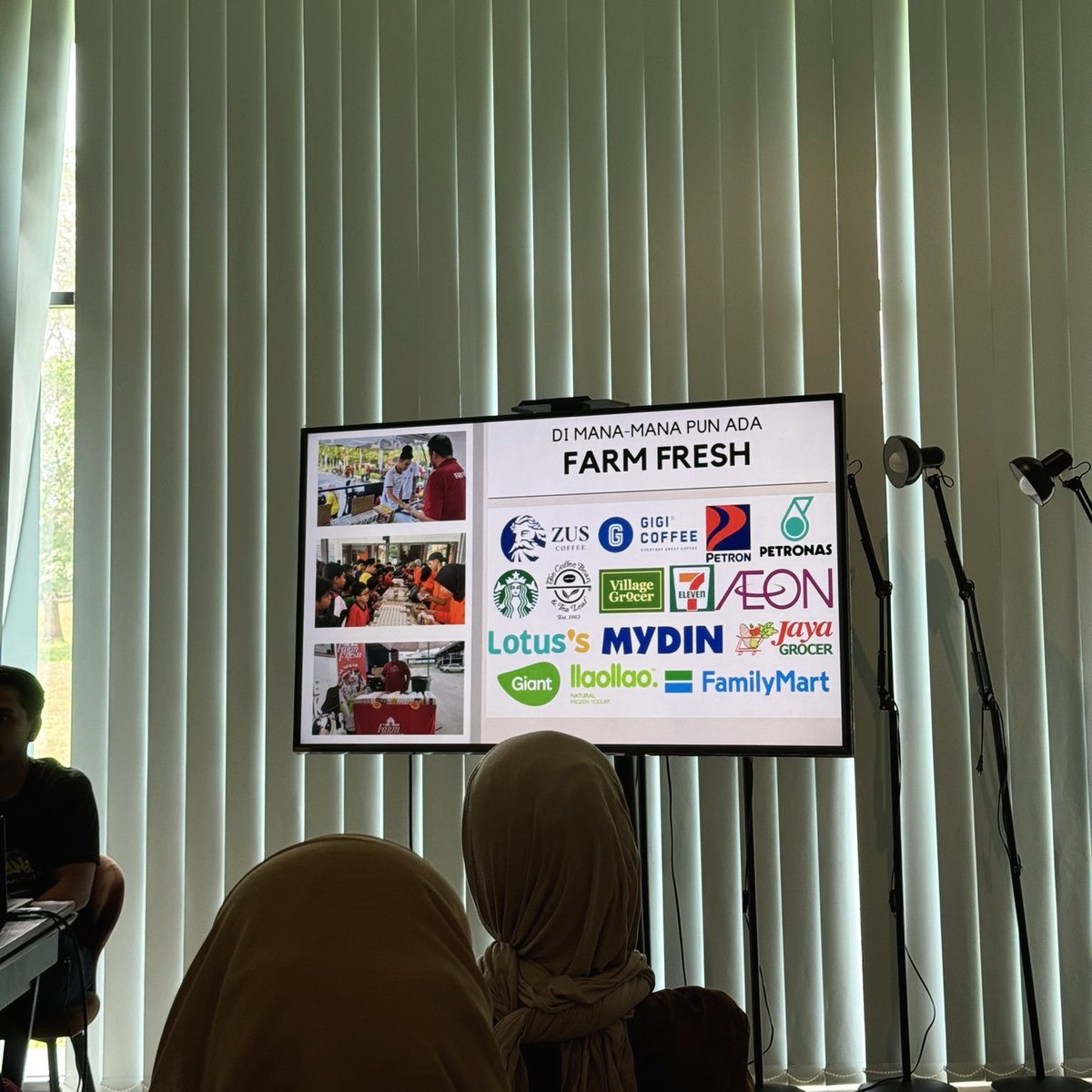 faizedzahar's tweet photo. Hari ini bersemuka dengan Boss Susu Farm Fresh selama 3 jam lebih kurang. 

Banyak betul benda dia share. 
Cuma saya nak share sikitlah apa yang penting untuk netizen. 

1. Dalam bisnes jangan buat kerek dengan orang. 
2. Setiap permulaan, boleh kata 99% daripada kesusahan. 
2.1. Boss Susu dan partner bermula dari bazar dengan kereta kancil sampai kering minyak enjin. 
Takde duit nak maintain punya pasal. 
3. Bisnes FF pertama jual susu kambing. 
4. Fast forward, dapat buka ladang pertama di Kota Tinggi sebanyak 60 ekor. 
4.1. Now FF ada lembu sebanyak 10k di MY dan 4k di AUS. 
5. FF take over Inside Scoop dan aiskrim potong Sin Wah untuk bina ekosistem. 
6. Sebelum IPO, Khazanah antara pemegang saham utama dengan nilai lebih kurang 19m waktu itu. 
7.  Selepas IPO, nilai saham Khazanah diberitahu 600m. 
Ikut geng tekan iklan, ROAS 31x. 
Ini ROI laa tapi. 
Then Khazanah cash out sebahagian besar saham mereka. 
8. Now orang ramai support bisnes tempatan. 
If korang happy dengan FF, do support produk daripada gambar ke-2. 
9. FF juga dah develop sistem keusahawan Home Dealer seluruh MY dengan ahli seramai 2k. 
10. Untuk pasaran susu segar, FF dah pegang market terbesar di MY. 

Cukuplah 10, penat nak tulis banyak sangat wisdom dan sharing dia bagi.