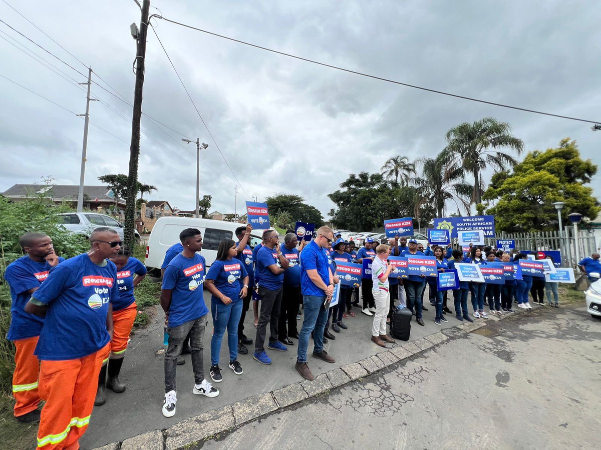 The DA KZN Premier Candidate, Chris Pappas, Action Society and renowned crime fighter, Ian Cameron, Provincial Chairperson, Dean Macpherson, PVT Constituency Head, Bradley Singh and Councillors today led  a picket outside the Verulam police station as a demonstration against