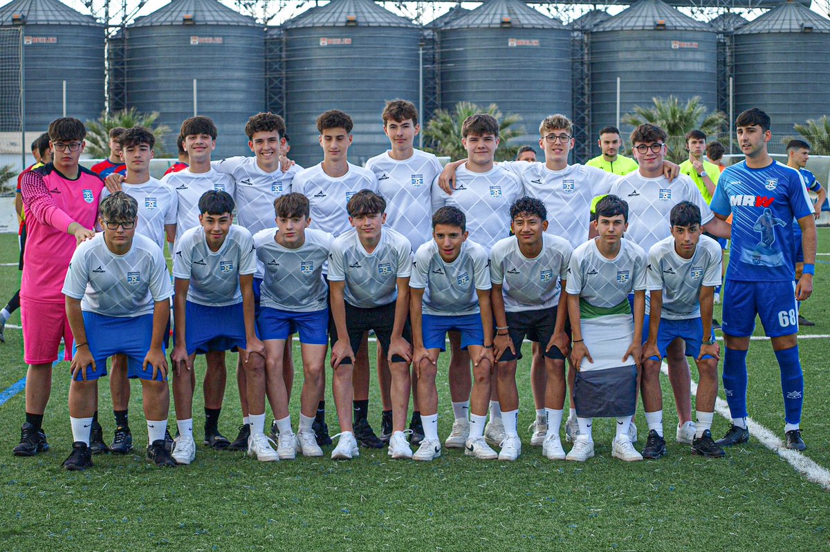 CAGimnasticoDB's tweet photo. 🫶🏽 Nuestros niños, nuestro futuro, nuestra cantera, nuestros 𝐂𝐀𝐌𝐏𝐄𝐎𝐍𝐄𝐒. 

💙 Un 𝐎𝐑𝐆𝐔𝐋𝐋𝐎 de cantera. https://t.co/sU68Hhf1cX