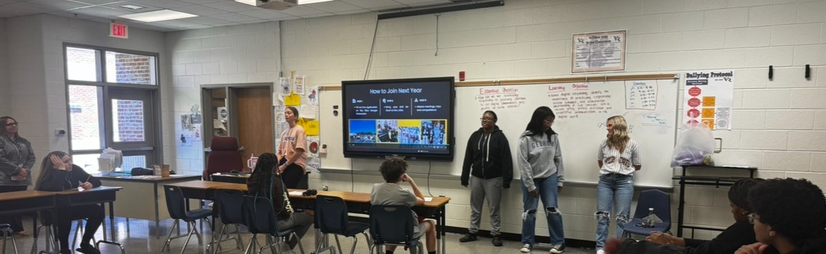 VillaRicaHigh's tweet photo. FBLA visited Ms. Toney's classes at VRMS! Members shared about FBLA, how it operate, competitions, charity work, and the fun trips! They discussed tools they can acquire for the future. The members also brought along some FBLA shirts for the future members to hold onto! #wearevr https://t.co/m1sXugRt71