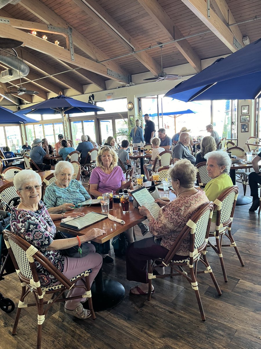 Arcadia Gardens residents enjoying lunch at Sailfish Marina.
#lunch #unitedgroup