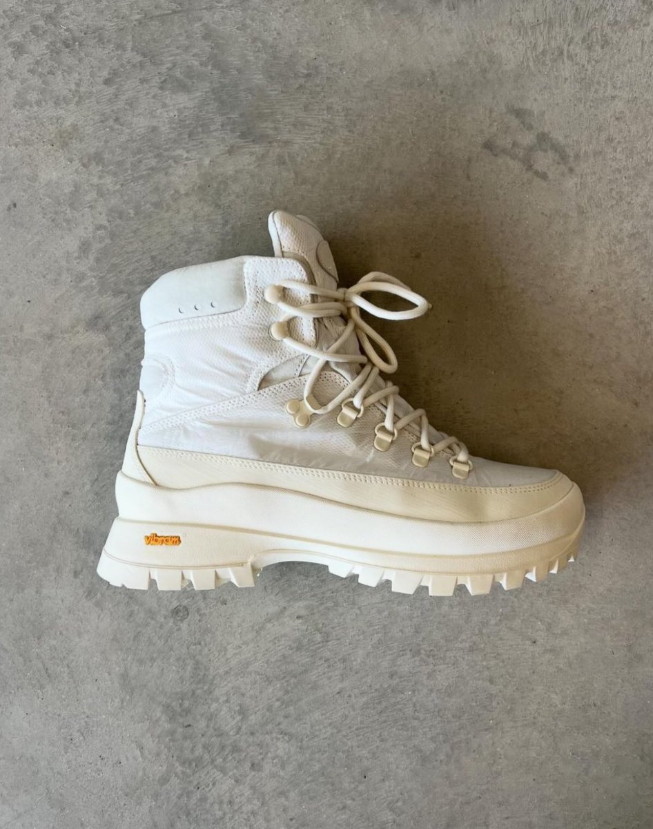 StreetFashion01's tweet photo. Concept Kicks x Timberland 😮‍💨 https://t.co/eWmyhaDhik