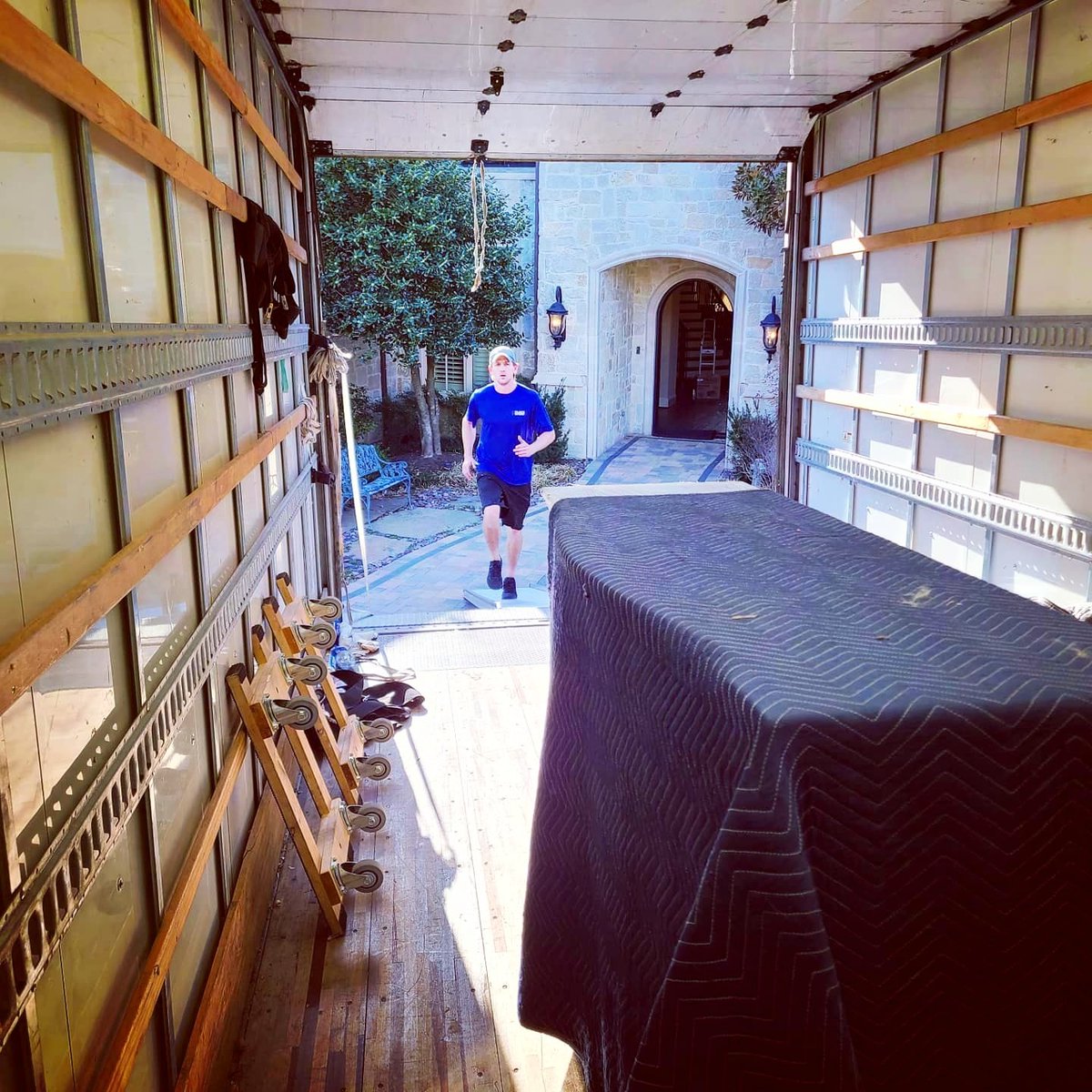 blackopsmovers's tweet photo. Hustling to make your move experience the best for your buck in DFW! 💸
Need An Estimate?
Call/Text: (469) 344-9544
Online Estimate:
https://t.co/j7S6qlgVx1
#goodmorning #ourmissionisyourmove #blackopsmovers #movers #moving #movingcompany #moveday #DFW #Dallas #TX #Texas https://t.co/si6giLXmCs