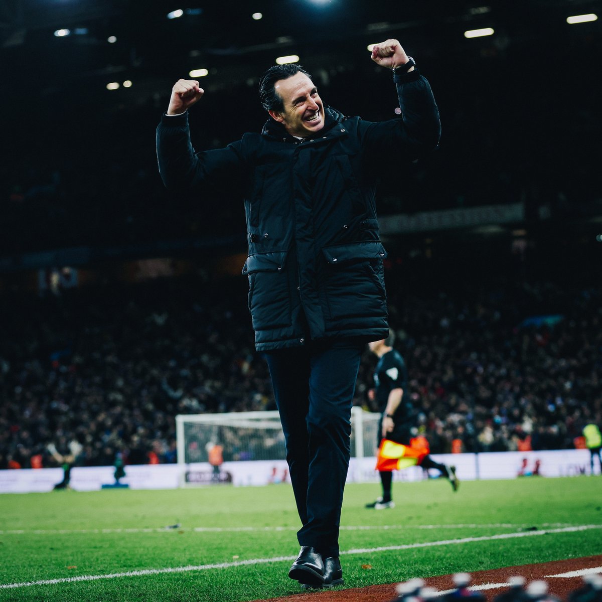 AVFCOfficial's tweet photo. Aston Villa are thrilled to announce head coach Unai Emery has agreed to a contract extension until 2027. ✍️