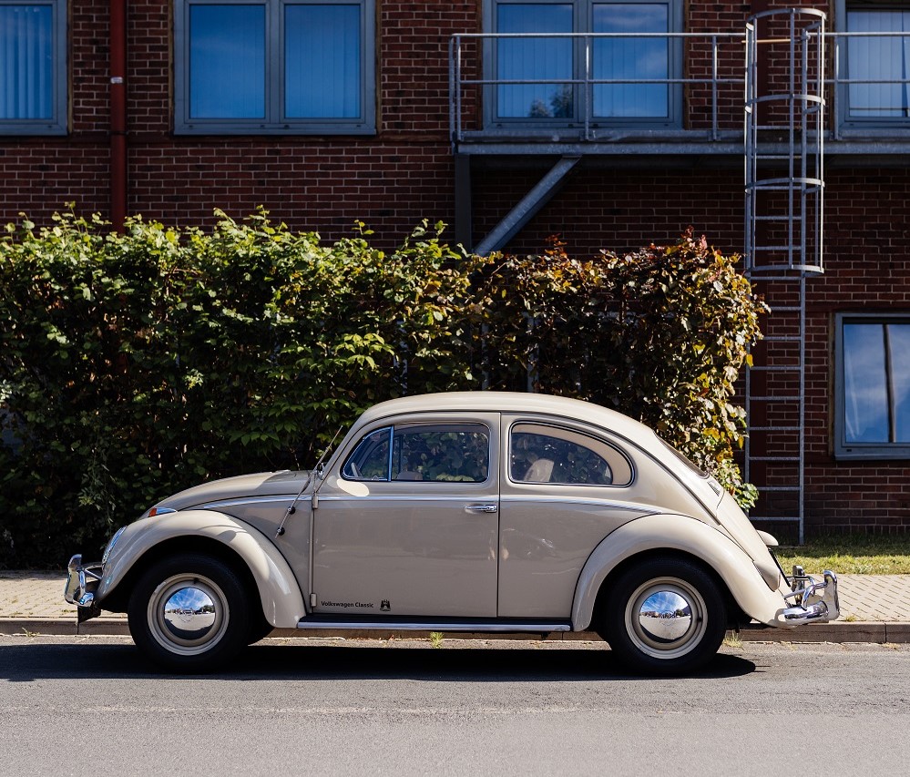 Still looking good after all this time. 😍 Next time you spot a #ClassicBeetle, show respect. 👊🏽 #ThrowBackThursday