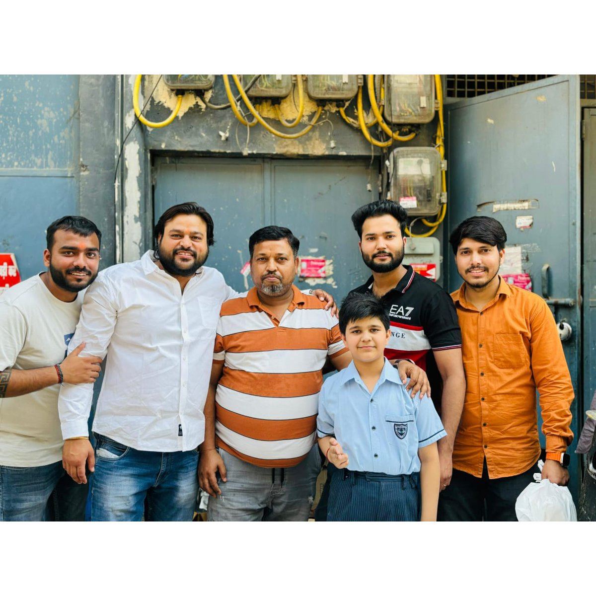 Codeto805's tweet photo. Spreading joy and blessings on Hanuman Jayanti!📚🙏🏻
Codeto's parent company Abhiwan Technology stands united in service and devotion.🙌🏻💻
Together, let's spread kindness and positivity💡📗
#HanumanJayantiBlessings #CodetoSpirit #CommunityService #CodetoCares #GivingBackWithCodeto https://t.co/E2cwVjUFlV
