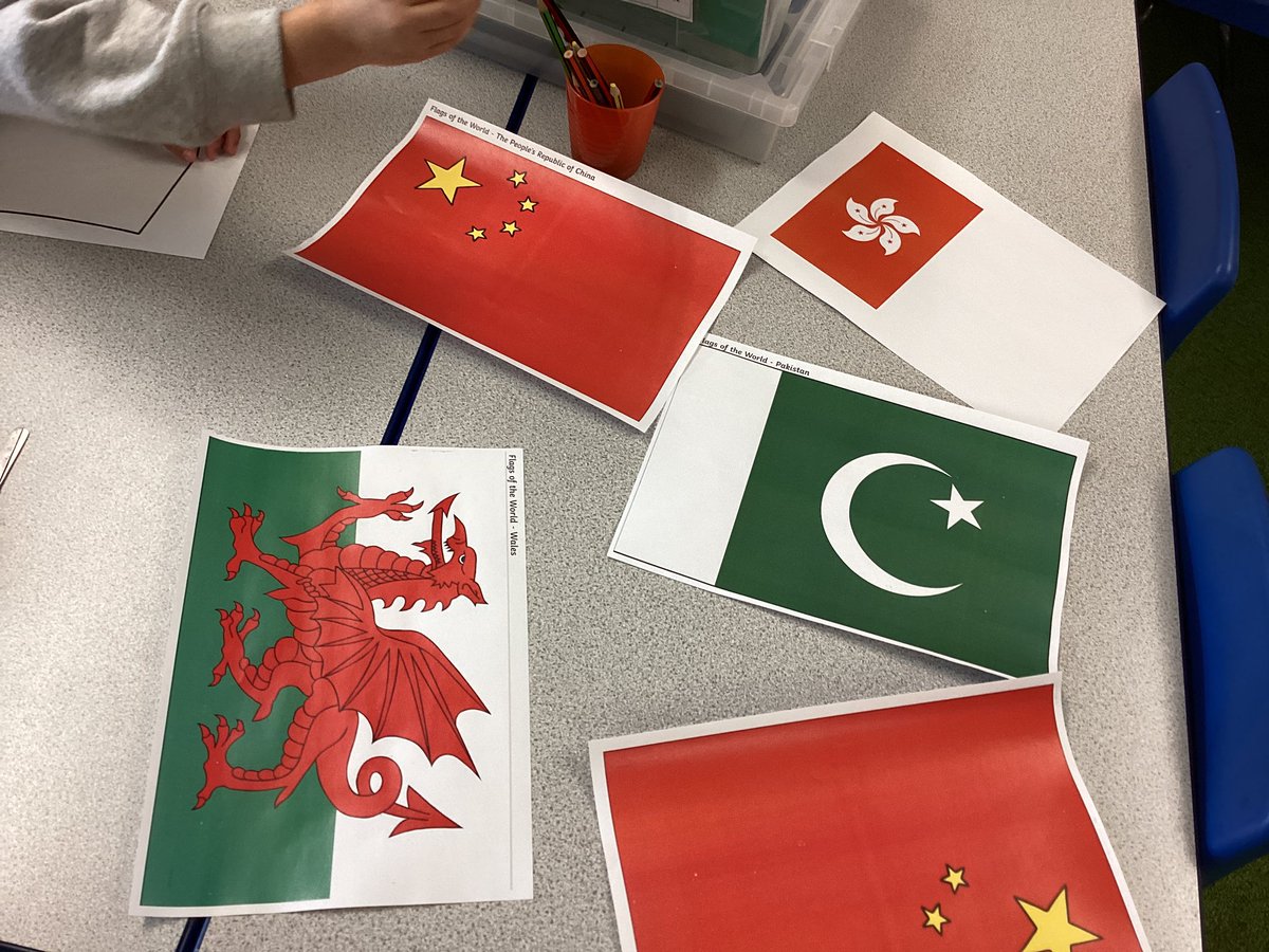 BollinPrim1MP's tweet photo. Today in Year 1 we are celebrating St George’s day and learning about flags that are important to our families. https://t.co/P13FMIsw8t