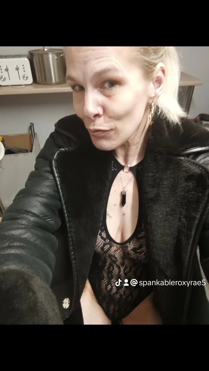 SpankableOFRoxy's tweet photo. Dive into my world 🌎 of indulgence! For just $11, unlock exclusive access to 4 weekly uploads featuring tantalising bath time escapades, playful moments, and embrace your desires and join me on a journey of exploration and excitement! Subscribe now and let the fantasy begin. 🔥 https://t.co/4EdRGxByj9