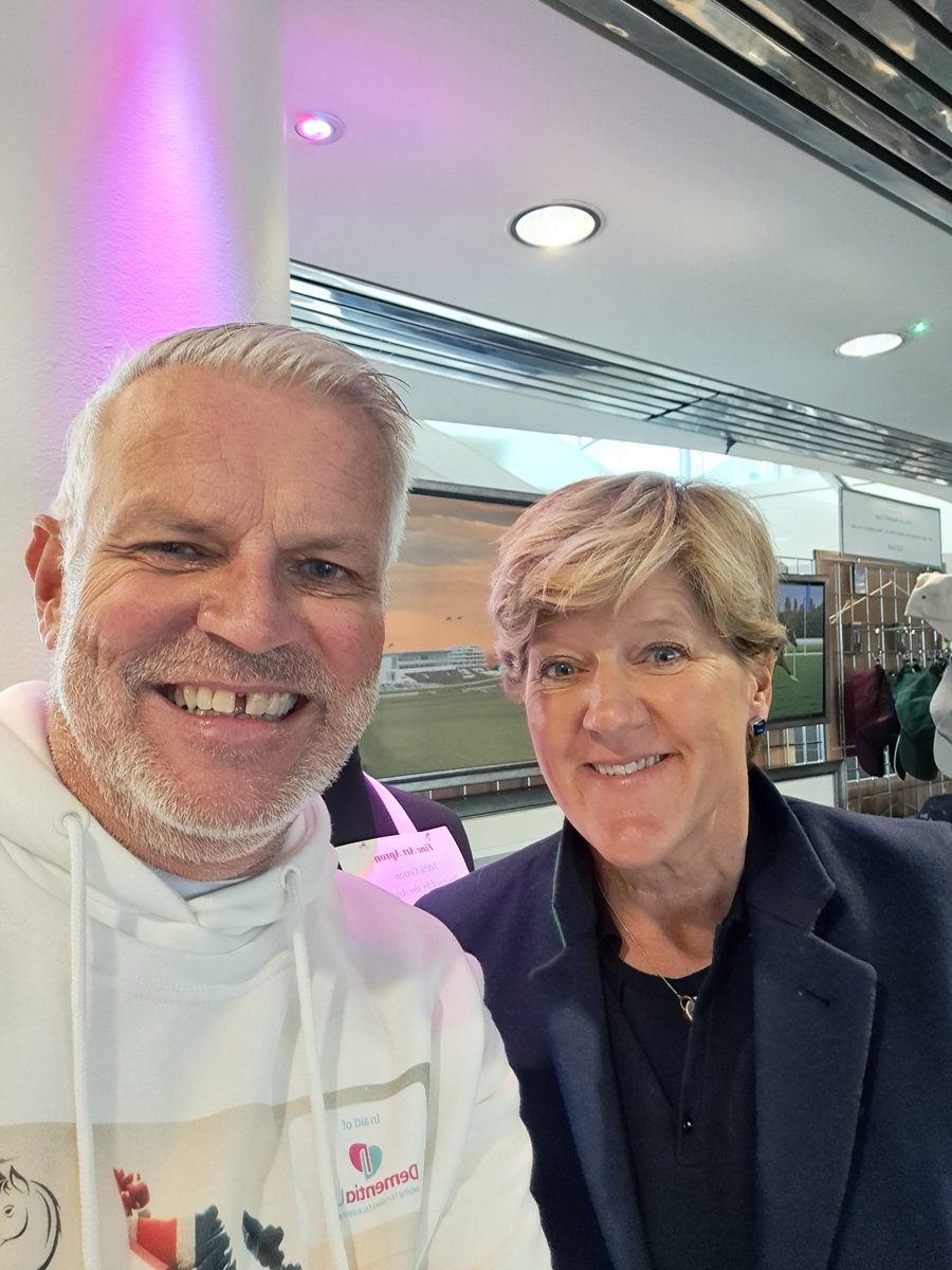 Thank you for the selfie @clarebalding it helps promote my challenge Around The Courses In 80 Days for @DementiaUK 

aroundthecourses.com