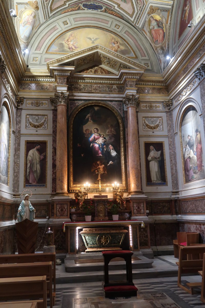 danny_toma's tweet photo. Chapel of St Monica in the Church of St Augustine in #Rome, #Italy. The remains of #StMonica are in the coffin beneath the altar. #SantaMonica #saints #StAugustine #SantAgostino #Augustines #Catholic #CatholicTwitter #Roma https://t.co/q8wJ3tpJ97