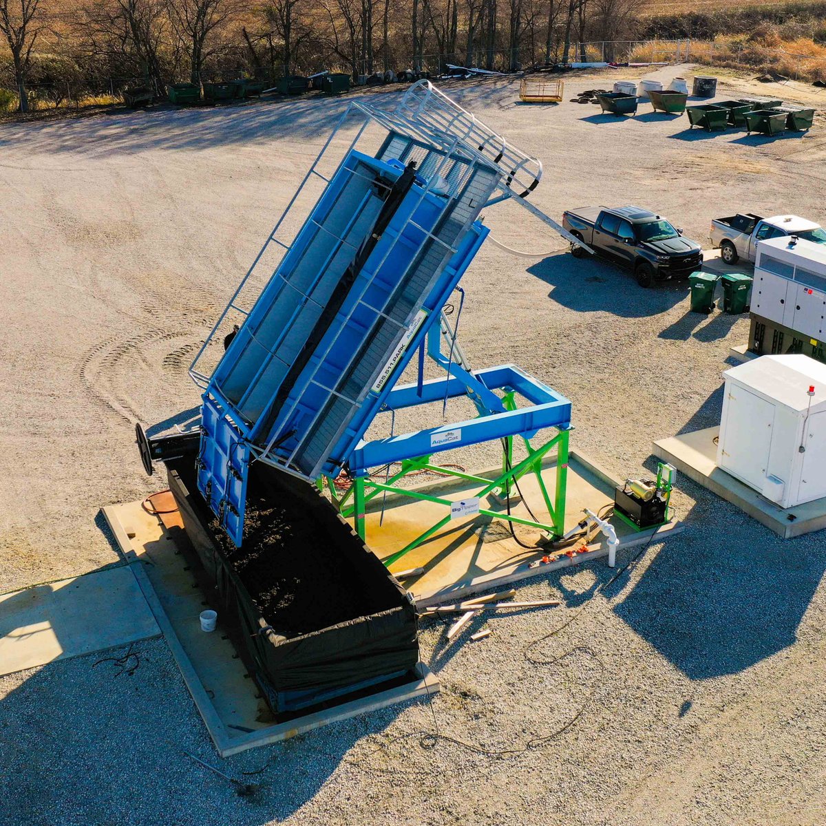 ParkUSA's tweet image. The BigTipper™ by Park Process is a permanently mounted, hydraulically powered dewatering solution that provides uninterrupted sludge processing. See how it works: bit.ly/4d41Tpa
#processwater #dewatering #sludge