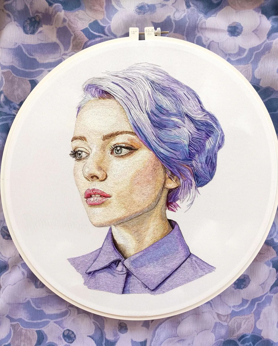 Perfect hand-stitched details in this embroidery piece by @no0sh.art!

#beautifulbizarre  #embroidery #handstitch #portraitembroidery #portrait #handembroidery #stitch #embroideryart #purplehair