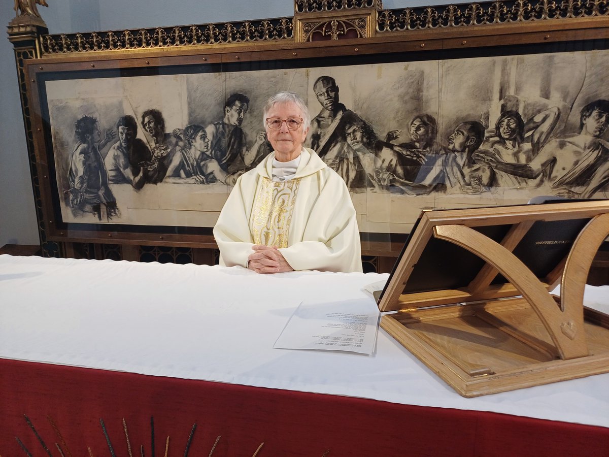 Today we give thanks for the Revd Canon Ann Ashcroft who was part of the first group of women to be ordained in @ManCathedral 30 years ago today. Praise be! @DioceseofSheff @DioManchester @ManCathedral @churchofengland #APlaceforAllPeople