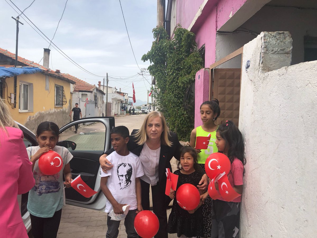 📍Torbalı 
Aslanlar ve Çaybaşı köyünde yaşayan çocuklarımızla birlikte 23 Nisan Ulusal Egemenlik ve Çocuk Bayramını kutladık.

Geleceğimizin teminatı olan çocuklarımıza sağlık, mutluluk ve başarı dolu bir gelecek diliyorum.