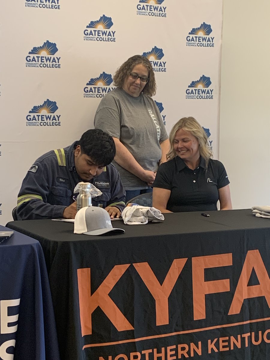 During Going Pro Signing Day at @GCTC_News, soon-to-be-graduates of the NKY FAME program celebrated acceptance of full-time jobs with local manufacturers Nucor, @SAFRAN, and @boschusa. Learn more about NKY FAME here: bit.ly/3U8tNb4. #AdvancedManufacturing