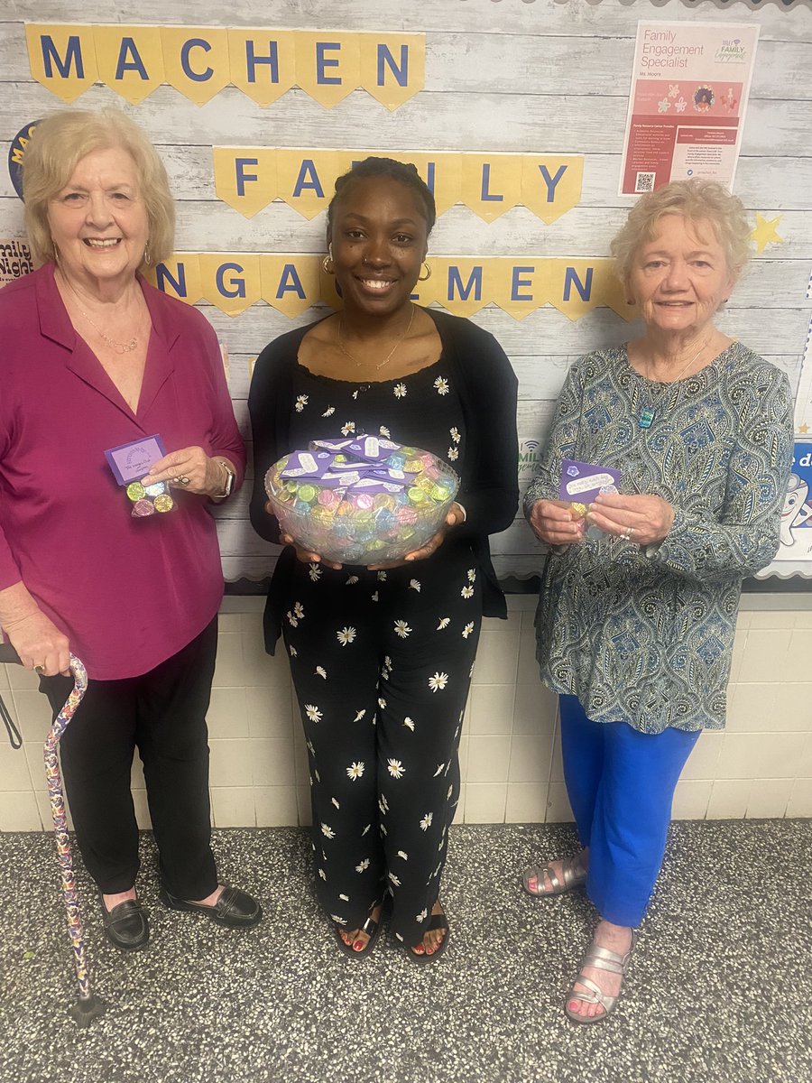 machen_fes's tweet photo. Thank you to The Woman’s Club of Hampton for dropping off treats for our staff! #WeAreHCS #MachenMustang https://t.co/pM0Z0N2jOO