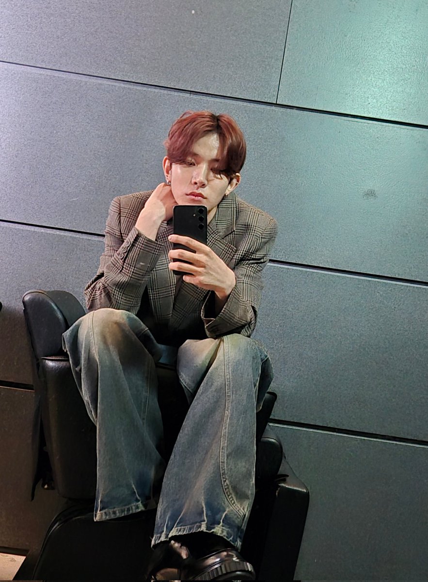 enheeseng's tweet photo. Feeling cozy and feeling my self. https://t.co/oTR8fw9YMA