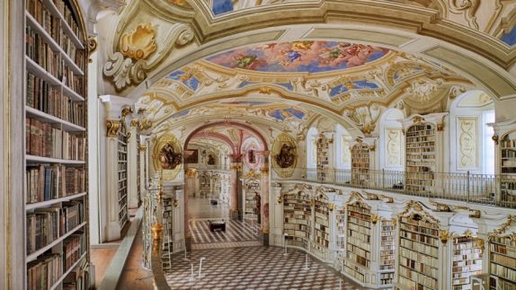 #DíaDelLibro Bibliotecas que valen la pena visitar alrededor del mundo alanxelmundo.com/bibliotecas-qu…