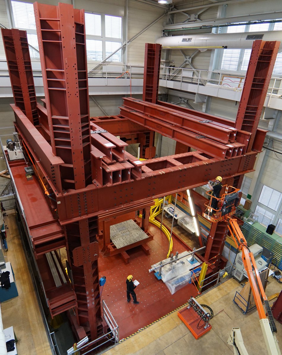 At our Structural and Mechanical Test Center in Zurich Seebach for aerospace & industry applications, we offer several test rigs of varying sizes for large-scale structural testing under static loading. Notably, our 10-meter static load test rig in stands as the largest in Europe