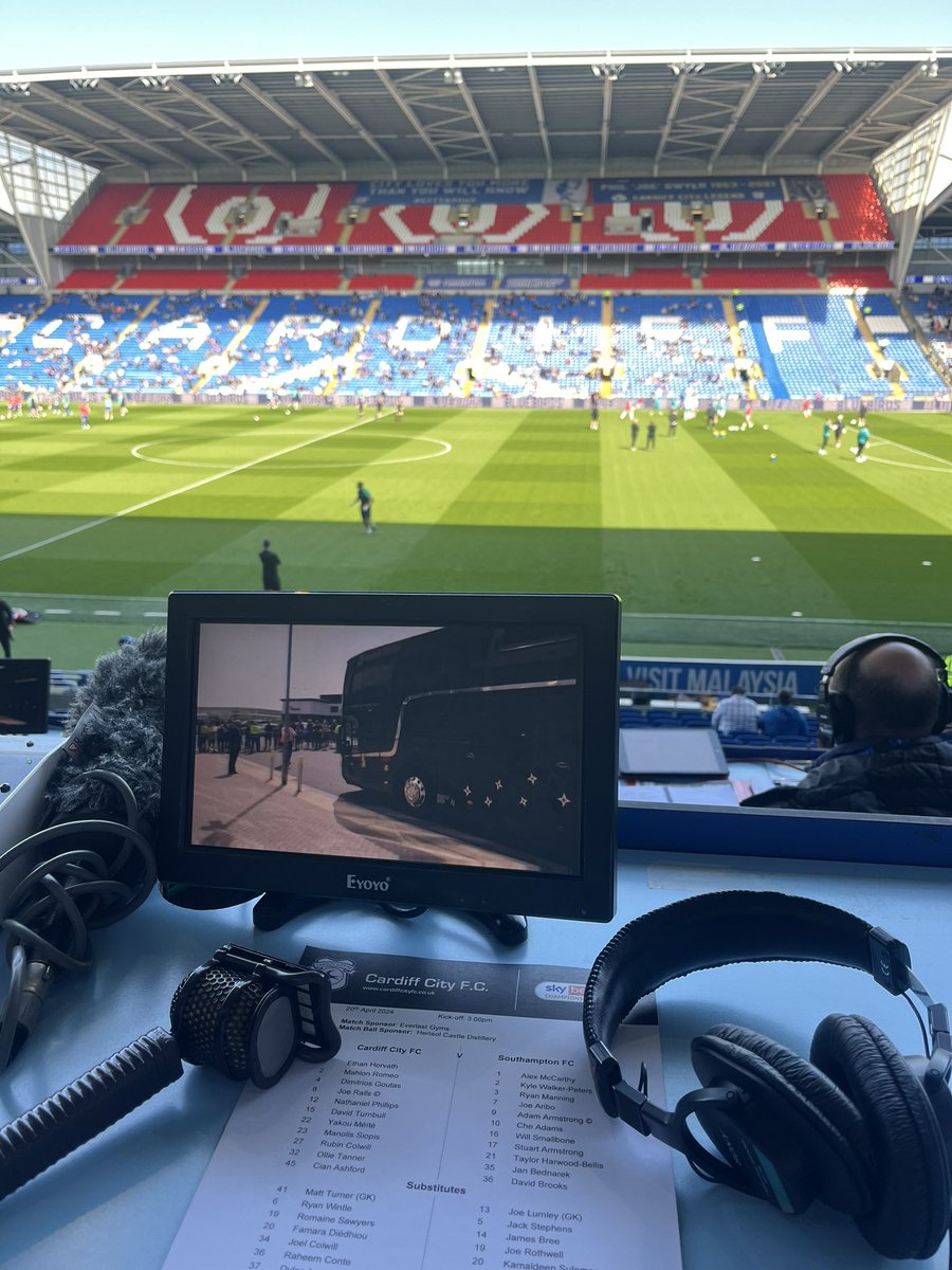 Really enjoyed working on our game on Saturday (but not the result) alongside @lozherdman on Saints Play. 🎙️💻 All the best tonight boys! 💪🏼 @SouthamptonFC #SaintsFC 🦊v😇