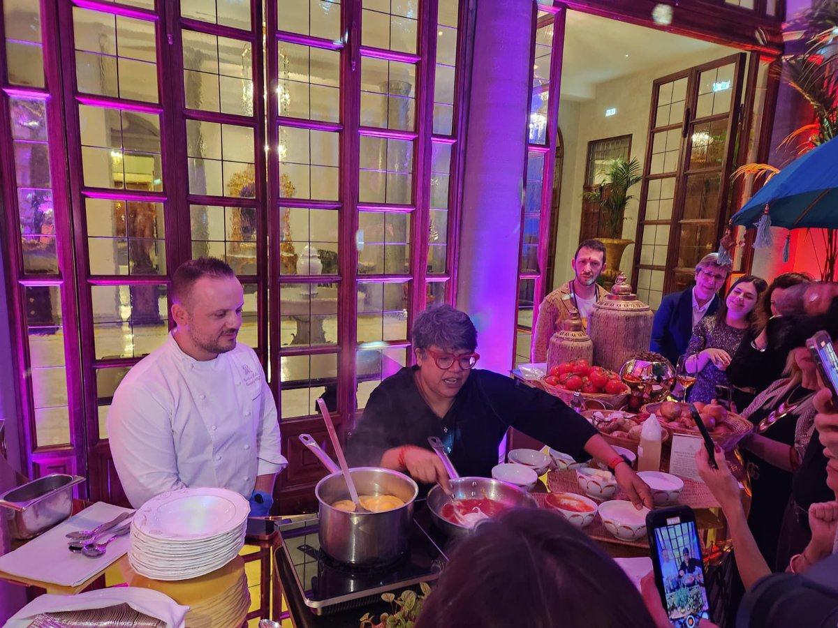 An Indian Food Festival, in Florence, co-organized by @chefritudalmia and the @StRegisFlorence was inaugurated with Counsellor Akash Gupta representing the Embassy. Enjoy delectable Indian cuisine from 22-28 April at St Regis, Florence. @IndianDiplomacy