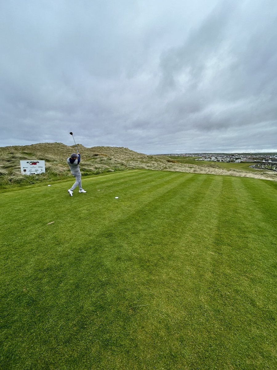 The morning starters finishing their rounds as the afternoon gang head off onto the Links at Ballybunion Old. Wind picking up slightly too! #SMOpen2024