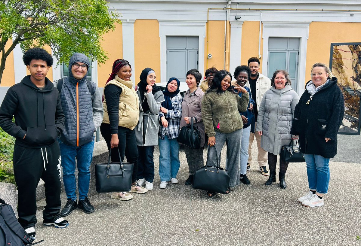 ❓️Comment faire de sa formation FLE une opportunité  d'emploi? Une collaboration #FranceTravail Villefranche-sur-Saône et <a href="/GretaLyonMetrop/">GRETA CFA Lyon Métropole</a> pour une immersion  au cœur des entreprises. 
1️⃣0️⃣ demandeurs d'emploi chez <a href="/DomidomServices/">Domidom</a>  et @AzaeSAP 
<a href="/J_Sanfilippo/">Joseph SANFILIPPO</a> <a href="/FTravail_ARA/">France Travail Auvergne-Rhône-Alpes</a>