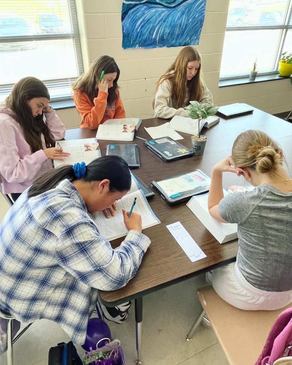 MBPollard's tweet photo. Studying the life of Anne Frank by reading “Diary of a Young Girl” from the 8th grade ELA curriculum. Students annotated inferences as they read and connections to the text. #IntoLit #MBPmustangs #OneChatham https://t.co/dZwDCdjNgc