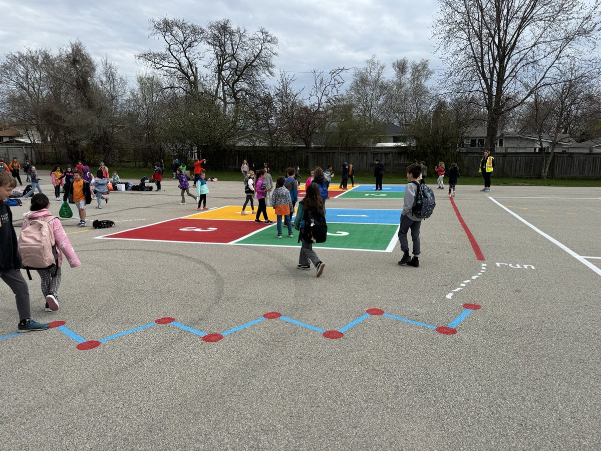 FRO_Bison's tweet photo. Our students are enjoying the newly painted blacktop. Thank you to our School Council for supporting this initiative. https://t.co/kqUrwHaS4W