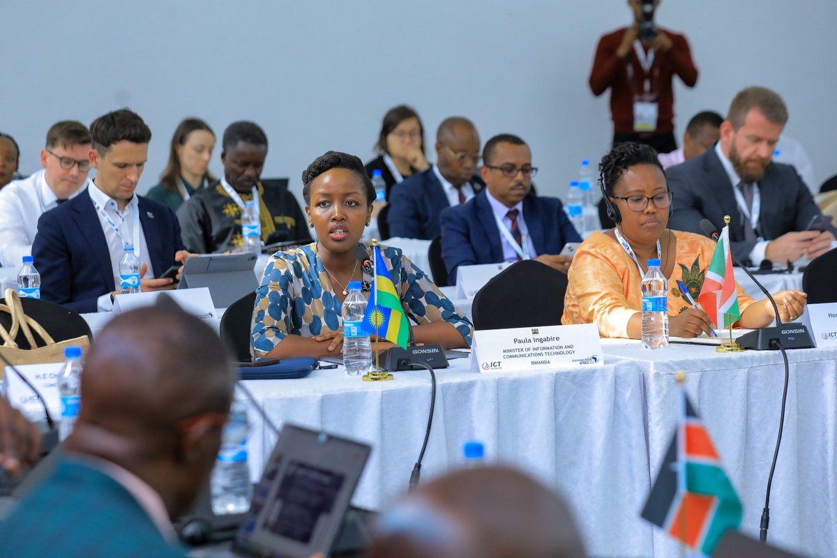 At the ongoing Connected Africa Summit I have this Afternoon chaired the Ministerial Roundtable to discuss pertinent issues that need urgent attention.